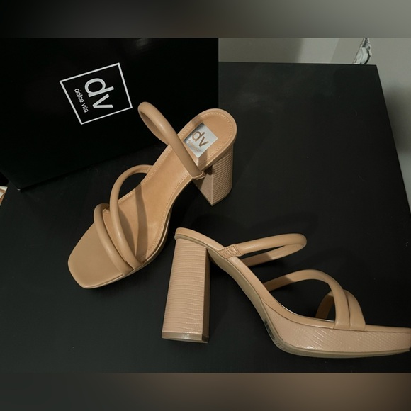 DV By Dolce Vita Pyro Platforms NWT - Picture 10 of 13